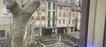 Magnificent apartment with direct access to the Place des 9 Jets in CERET.