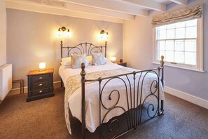 3 habitaciones, escritorio, tabla de planchar con plancha y wifi 