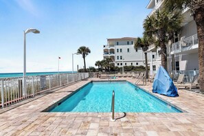 Pool - Direct Beach, Resort, Gym & Pool - 101B Seabreeze (Destin)