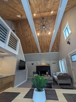 Smart TV, fireplace, ping pong