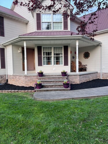 Large spacious house with ample parking for large groups.