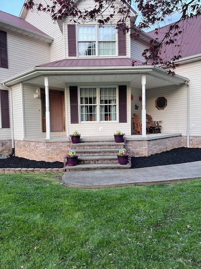 Large spacious house with ample parking for large groups.