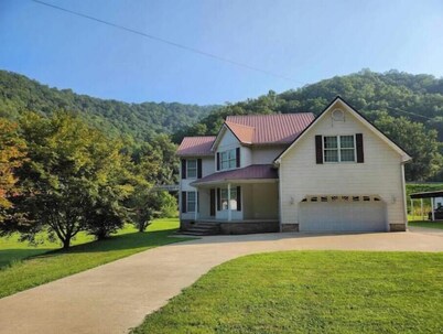 Large spacious house with ample parking for large groups.