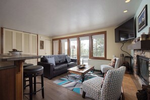 TV, fireplace, DVD player, offices