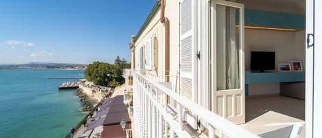 Exclusive-Apartment, Balkon, Meerblick | Ausblick vom Zimmer