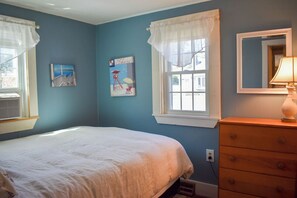 3 bedrooms, iron/ironing board, free WiFi