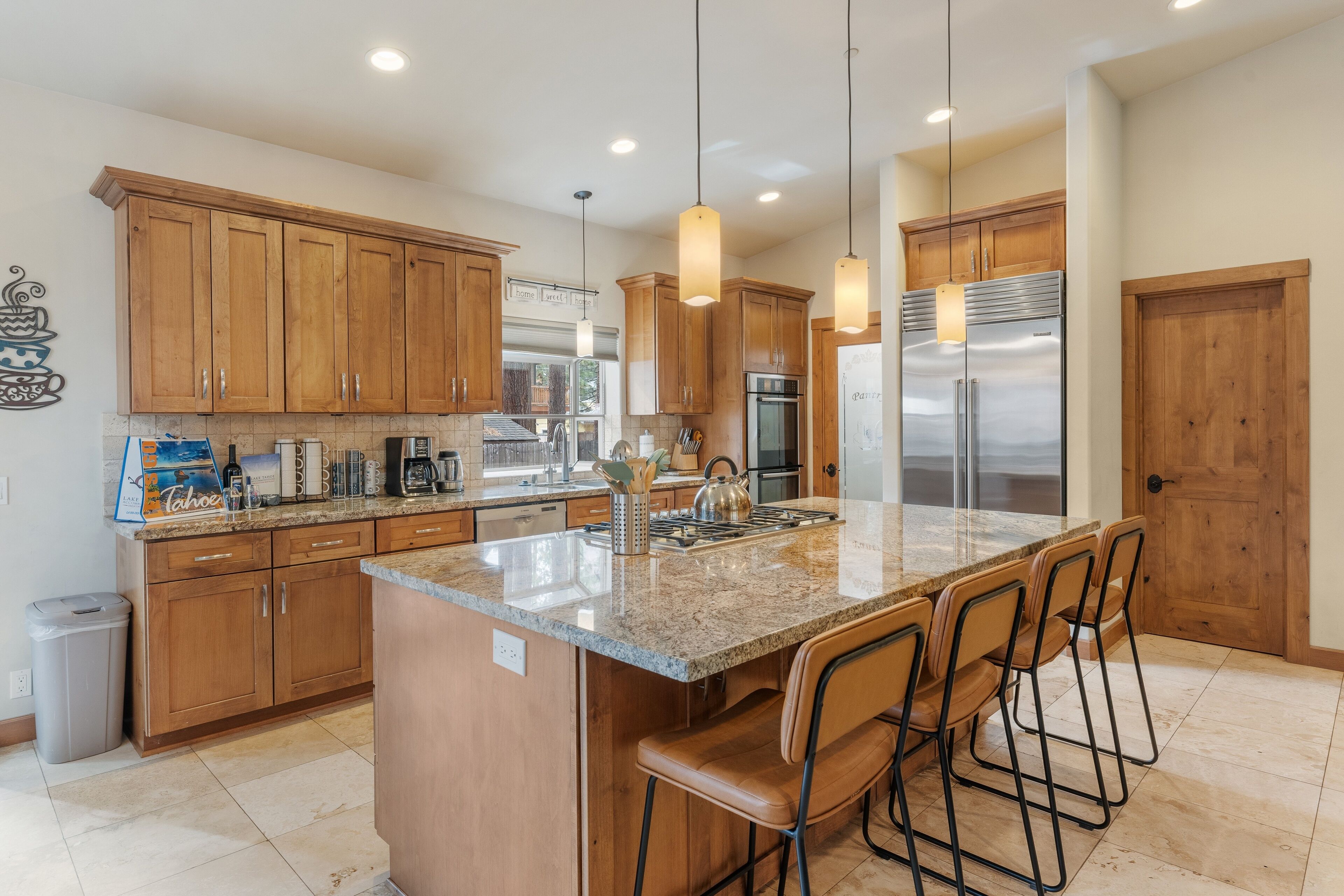 House, 4 Bedrooms | Private kitchen | Fridge, oven, coffee/tea maker, toaster