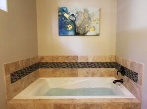 House, 4 Bedrooms | Bathroom