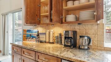 House, 4 Bedrooms | Interior