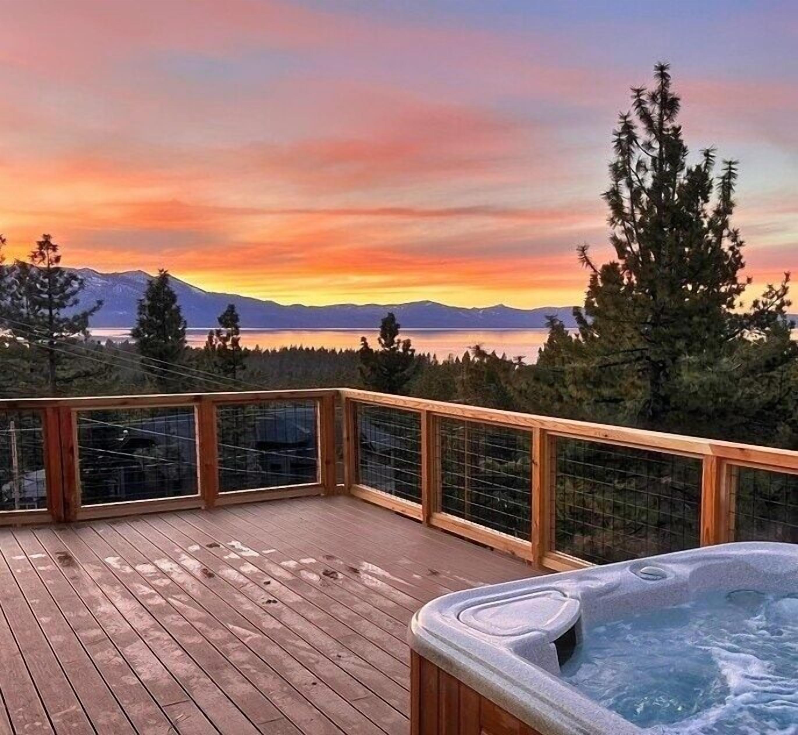 House, 4 Bedrooms | Outdoor spa tub