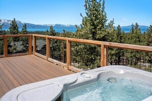 Maison, 4 chambres | Bain à remous extérieur