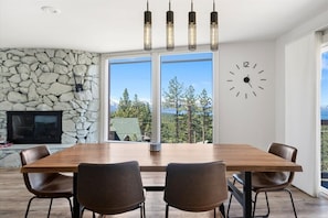 House, 3 Bedrooms | Dining