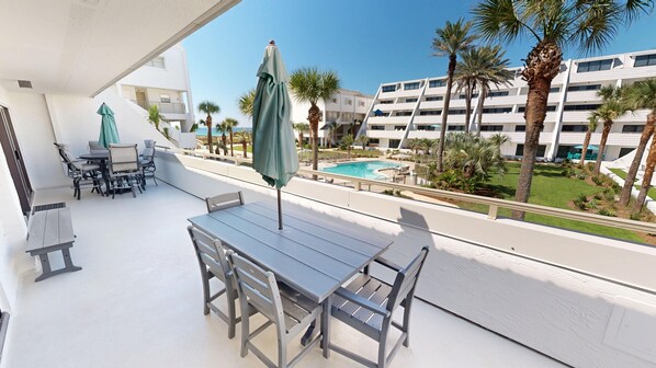 Condo, 2 Bedrooms | Outdoor dining