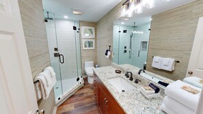 Apartamento, 2 habitaciones | Baño | Toallas