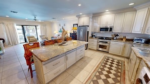 Condo, 2 Bedrooms | Private kitchen