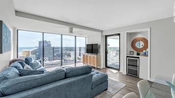 Condo, 3 Bedrooms | Living area | Smart TV, streaming services