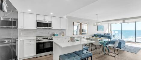 Appart'hÎtel, 3 chambres | Cuisine privée | Réfrigérateur, four, cafetiÚre/bouilloire, grille-pain