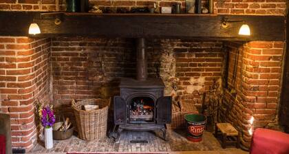 Beautiful, 5 bedroom country residence surrounded by Suffolk countryside