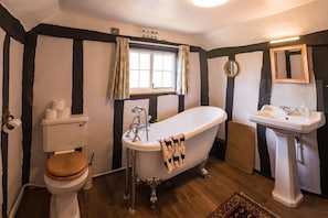 Shower, hair dryer - Toad Hall Swilland, a beautiful, 5 bedroom country residence surrounded by Suffolk countryside (Swilland,)