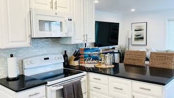Kondominium, 3 kamar tidur | Dapur pribadi | Lemari es, oven, mesin pembuat kopi/teh, dan pemanggang roti
