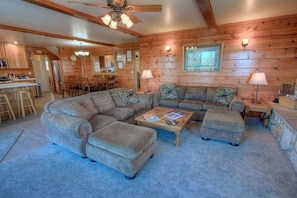 Living area - Hch1475 - Heavenly Lake View Retreat 5 Bedroom Home (South Lake Tahoe)