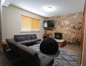 Maison, 4 chambres | Coin séjour