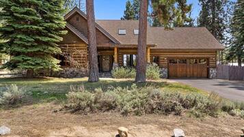 House, 5 Bedrooms | Exterior