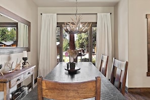 Maison, 5 chambres | Restauration