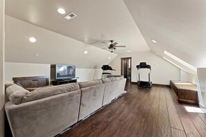 Maison, 5 chambres | Intérieur