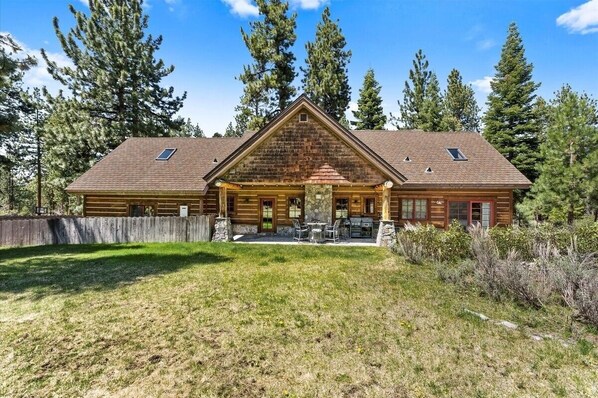 Maison, 5 chambres | Extérieur