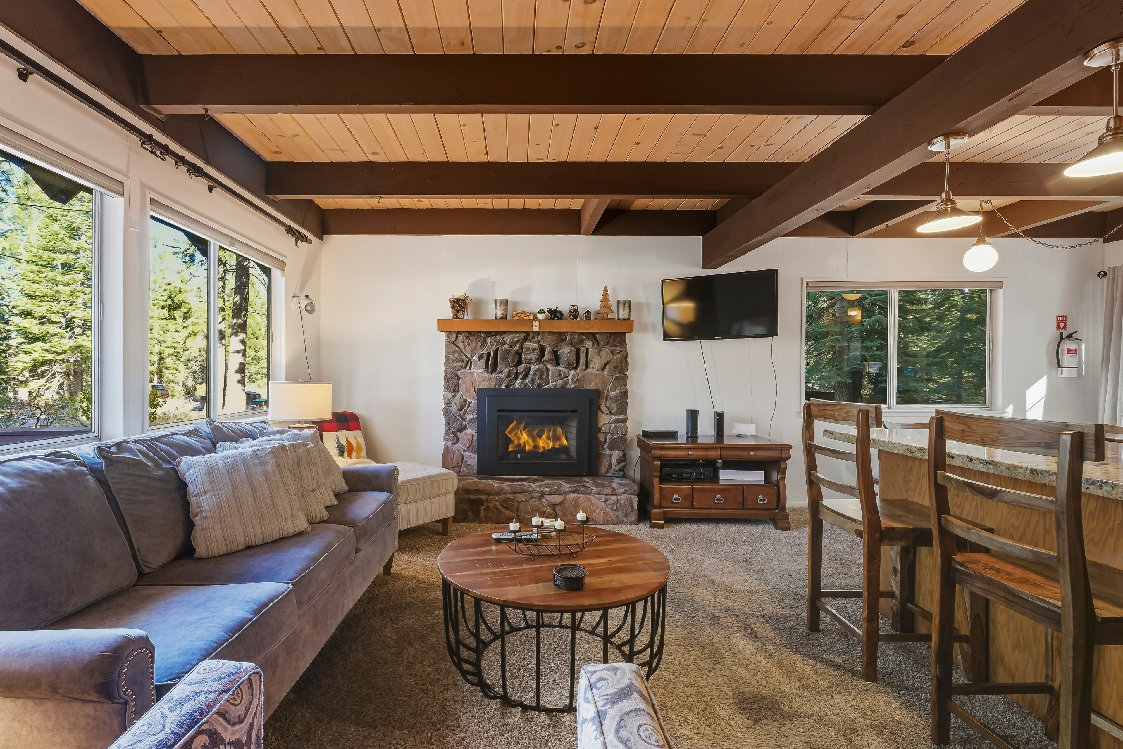 House, 4 Bedrooms | Living area