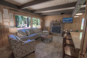 Maison, 4 chambres | Coin séjour