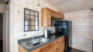 Villa, 2 Bedrooms | Private kitchen | Coffee/tea maker