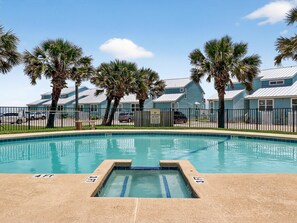 Appart'hôtel, 2 chambres | Piscine