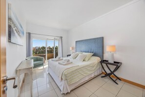 1 bedroom, in-room safe, iron/ironing board, free WiFi