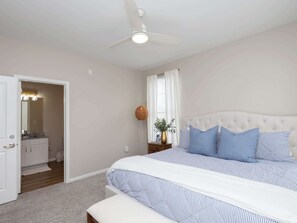 5 bedrooms, desk, iron/ironing board, WiFi