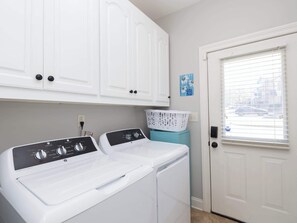 Interior - Fleur de Lis Fanbase | Best Playoff Weekend Rate (Oxford)