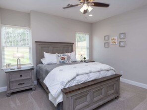 3 bedrooms, iron/ironing board, WiFi, bed sheets