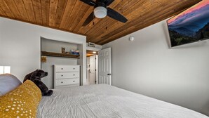 2 室のベッドルーム、アイロン / アイロン台、WiFi、ベッドシーツ
