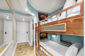 1 bedroom, iron/ironing board, free WiFi, bed sheets - 🌅Beachfront ~Amazing Views | SunDestin 711 (Destin)