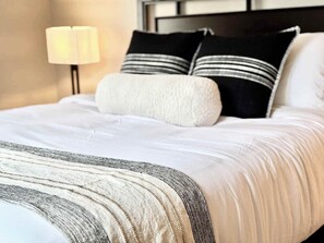 3 chambres, fer et planche à repasser, Wi-Fi, draps fournis