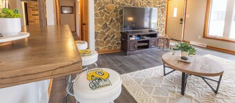 Walk to Lambeau & Resch | Fenced Yard