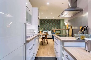 Fridge, microwave, oven, stovetop