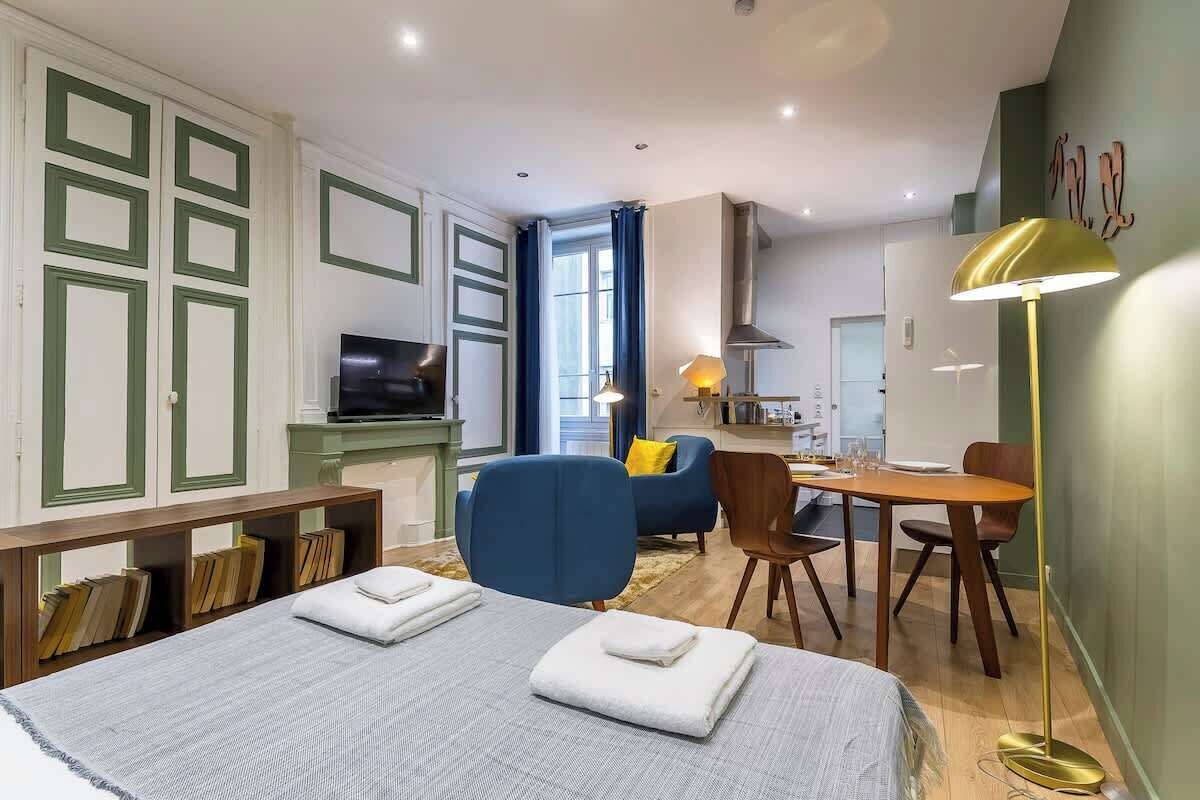 1 chambre, fer et planche à repasser, Wi-Fi, draps fournis