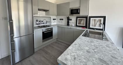 Belvedere Lodge - Spacious 6 Bedroom Retreat