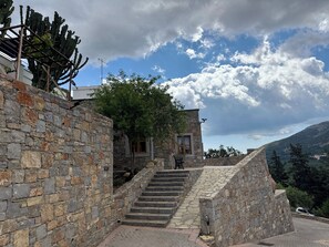 Exterior - Stone Heaven Villa - Poolside BBQ and fresh herbs | 5’ from Agios Nikolaos (Neapoli)