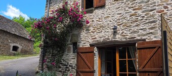 Auvergne country house 15 kms from the medieval village of Conques