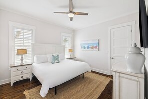 5 habitaciones, tabla de planchar con plancha, wifi y ropa de cama