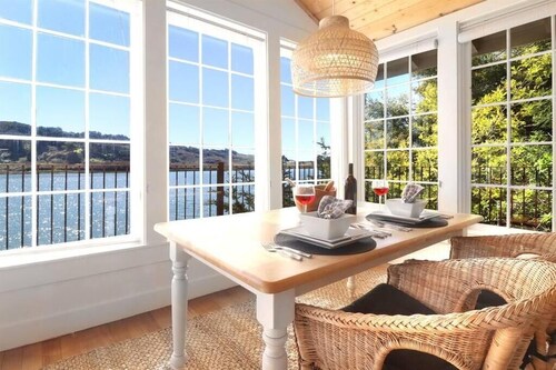 Erinleigh by the Sea ~ On the mouth of the Russian River, Wildlife Show from you