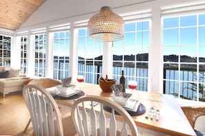Dining - Erinleigh by the Sea ~ On the mouth of the Russian River, Wildlife Show from you (Jenner)